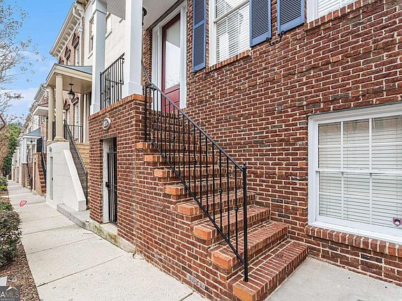 2nd image of 1035 Pearl Point