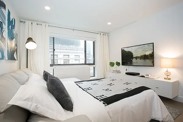 Rented by Bedrose | media 35