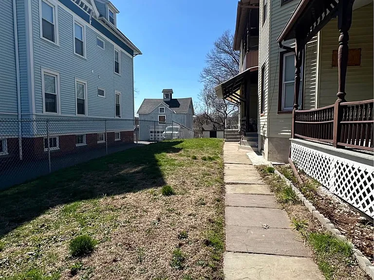113 Bassett St #3 — Photo 4