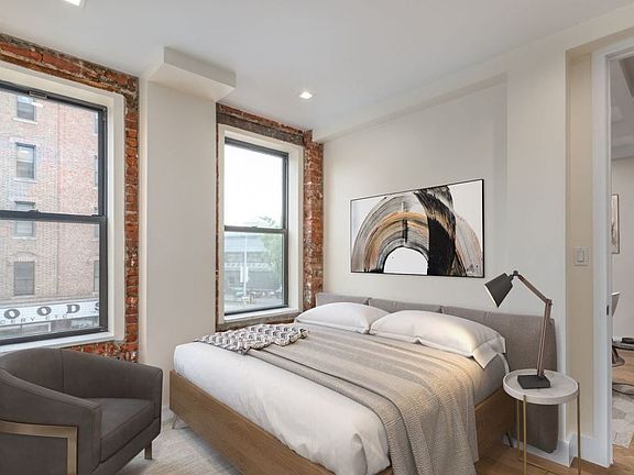 3rd image of 921 Washington Ave #624