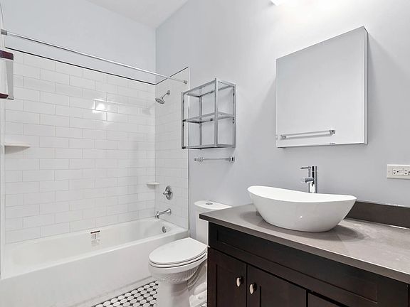 5th image of 8500 Georgiana Ave #1C