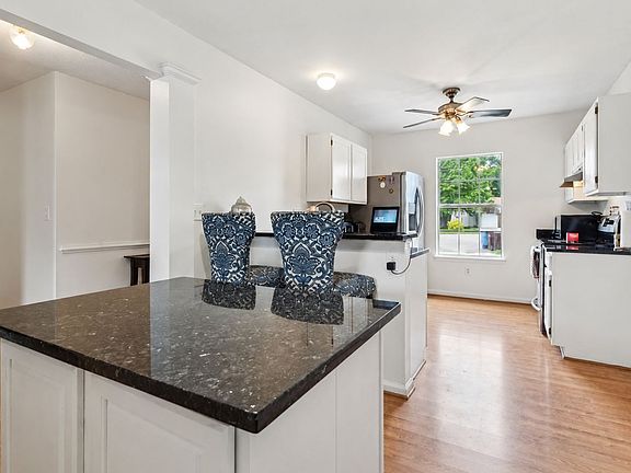 3rd image of 1246 Woods Way