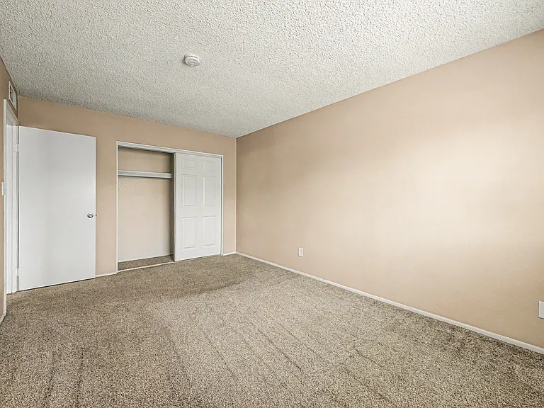 5847 N 48th Dr — Photo 20
