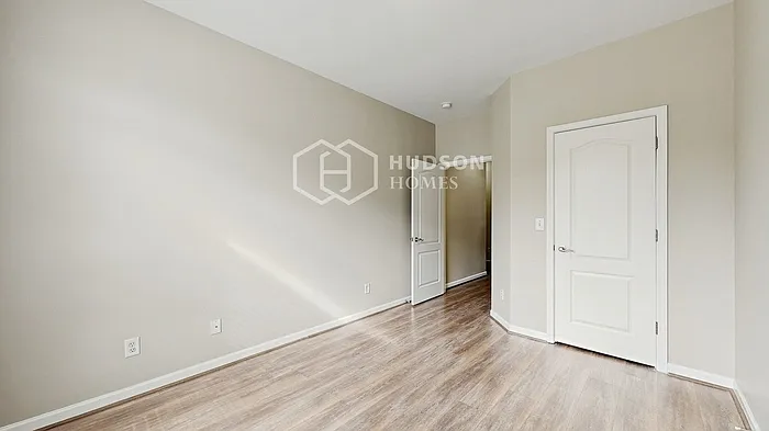 148 Highview Cv — Photo 21