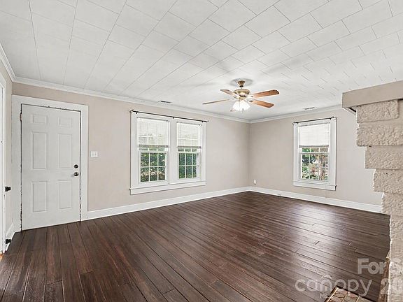 5th image of 1911 Central Dr