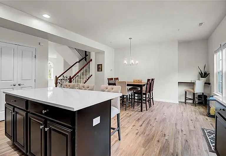611 Edison Dr — Photo 10