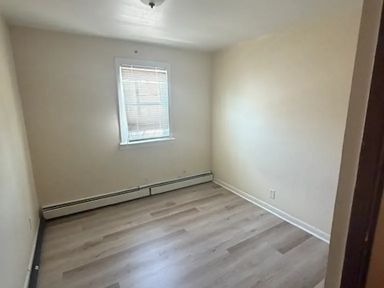 27 Zone St #2L — Photo 7