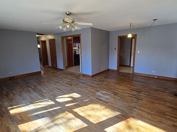 3rd image of 1579 Porter St