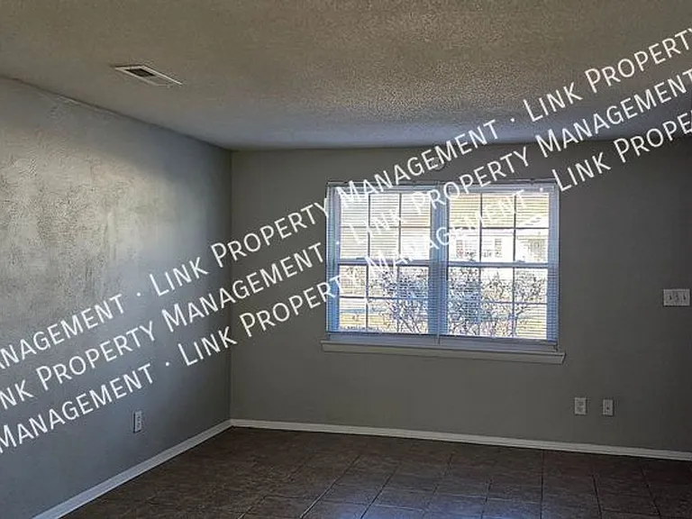 1638 Keeble St — Photo 23