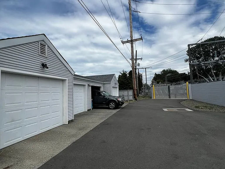 126 E Grover St #7 — Photo 31
