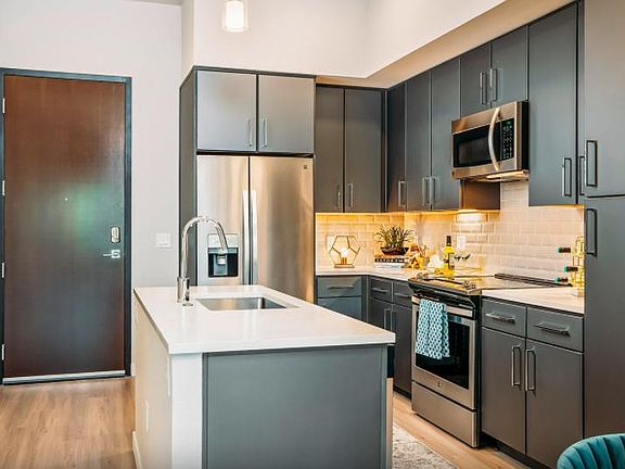 2nd image of 1010 E Colfax Ave #609
