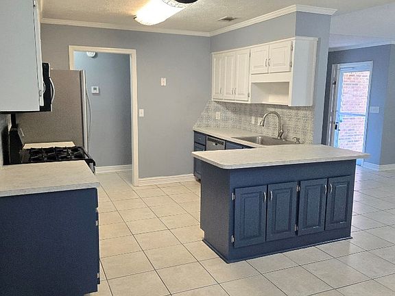 2nd image of 4517 Mayo Dr