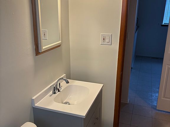 4th image of 2361 Ferris Ave Unit 2381-1