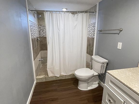 4th image of 615 W 30th St #6