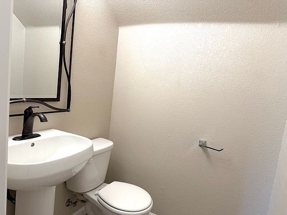4th image of 5550 Hanover Ct