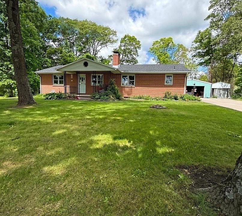 1st image of 890 Stoney Point Rd
