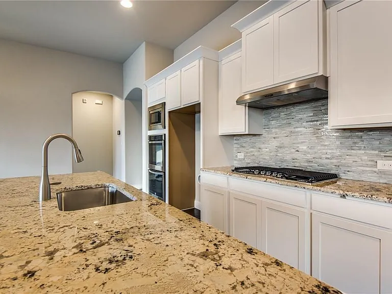 2612 Walnut Creek Ln — Photo 10