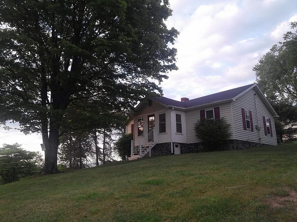 2nd image of 4200 Skyland Ln