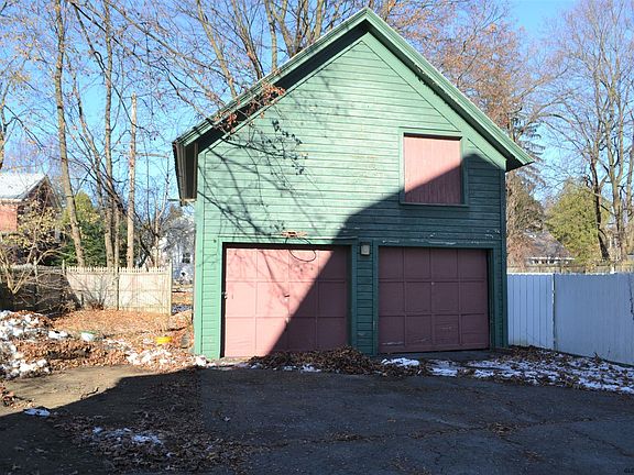 2nd image of 10 Dix Ave