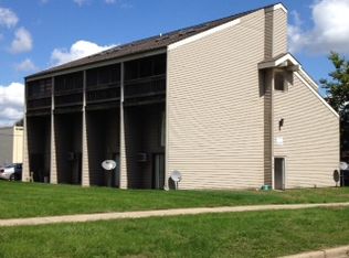 108 W Charles St APT 102, Champaign, IL