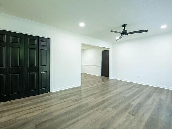 4th image of 340 Lakeview Dr