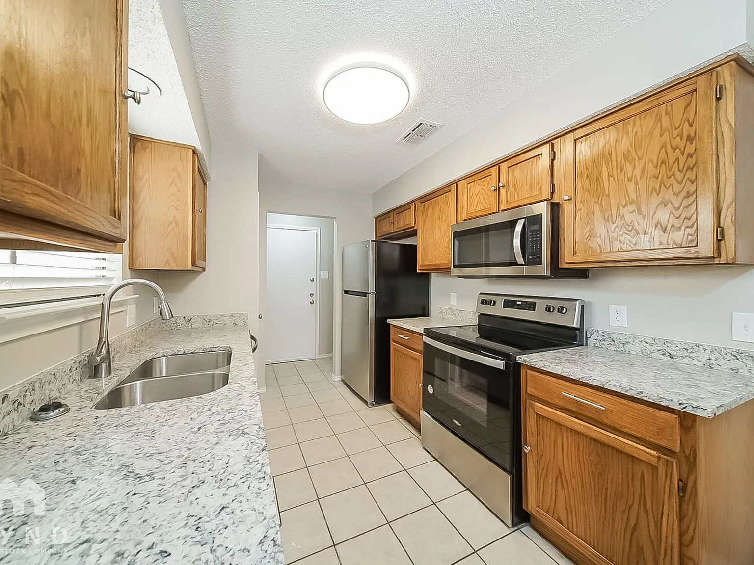 3 bed, 2.0 bath, 1504 sqft, $1,845 — Photo 3