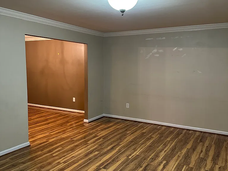 7726 Heathers Ln — Photo 5
