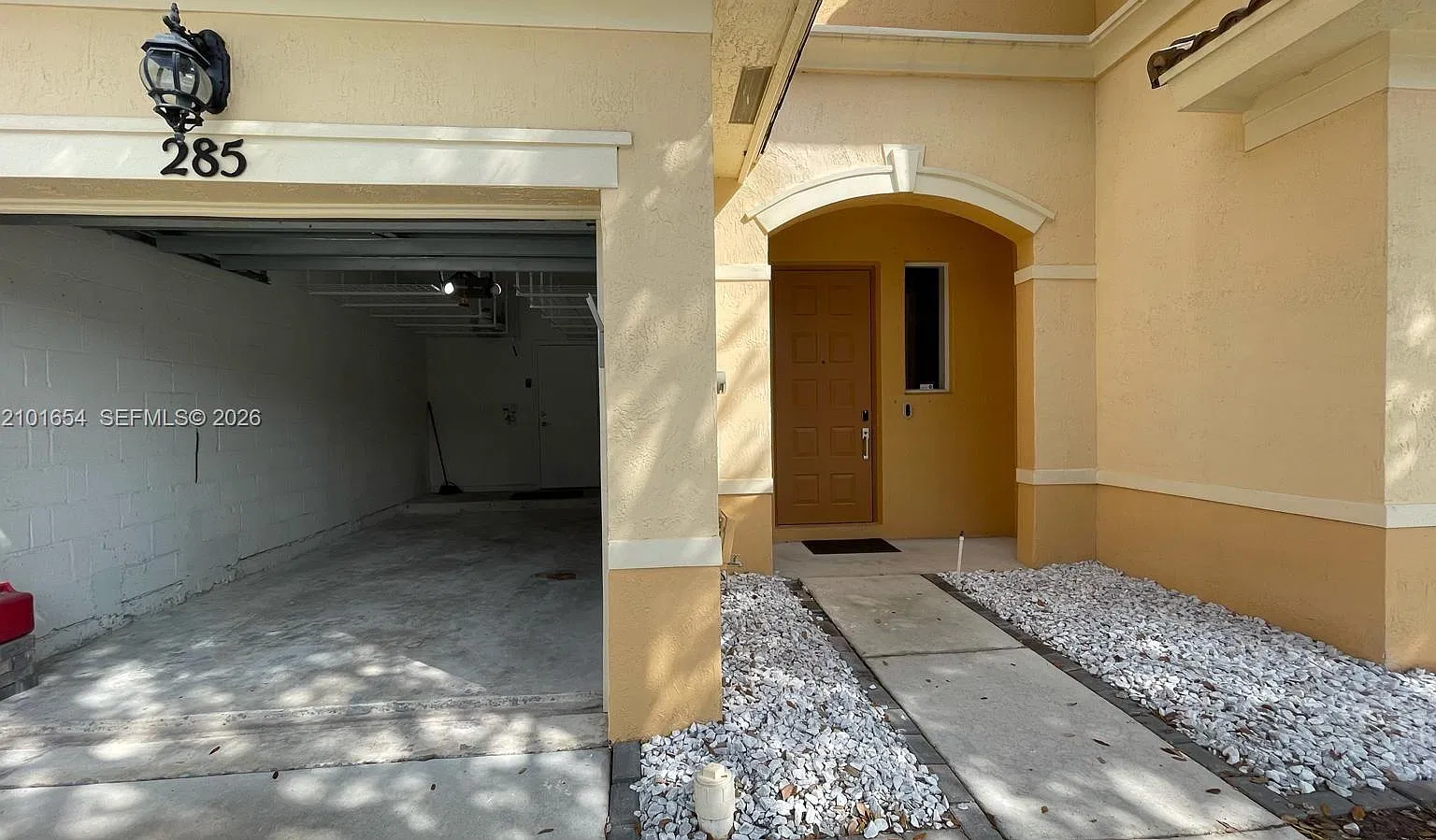 Seminole Estates & Townho — Photo 2