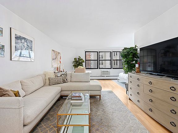 2nd image of 145 E 15th St APT 9B