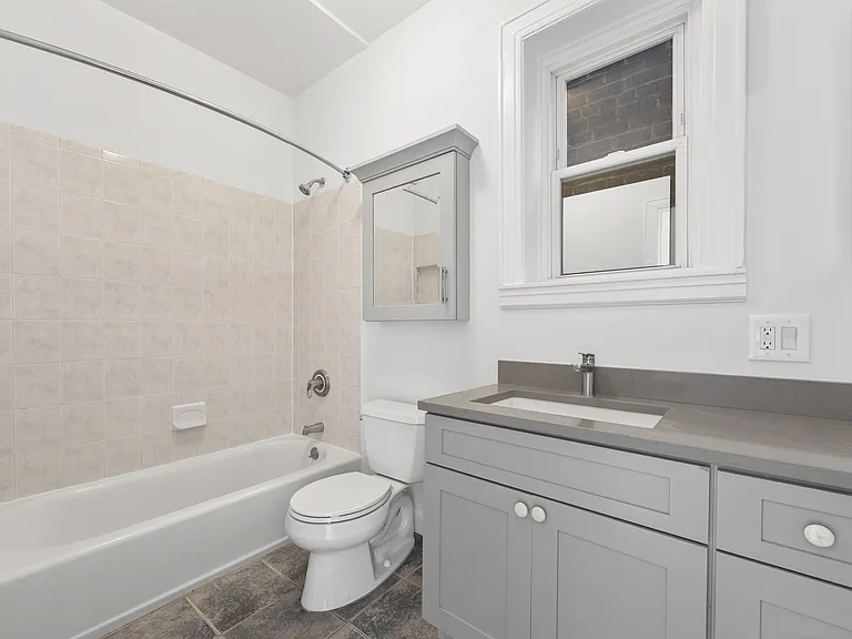 3268 Middletown Rd #1 — Photo 2