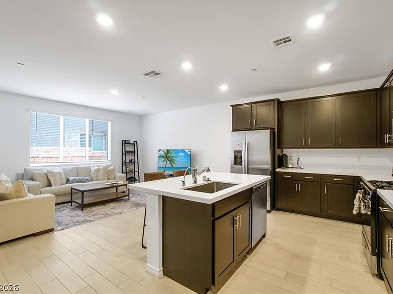 1529 Eva Crossing Pl — Photo 5