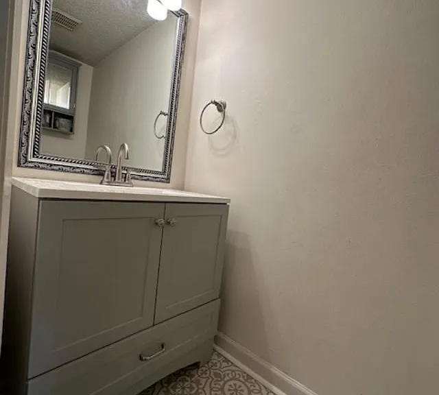 40 Phlox Dr — Photo 11