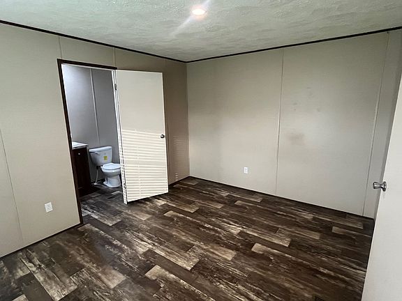 5th image of 311 Henning Dr #1