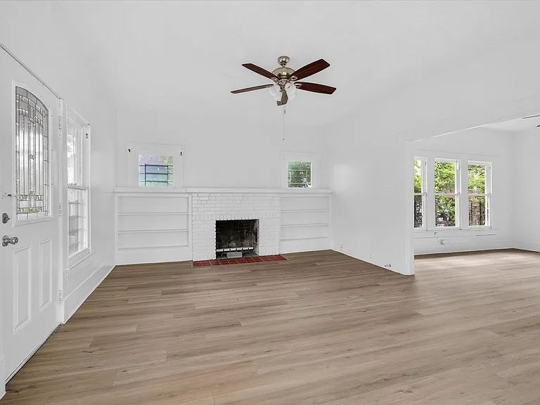 1607 Holman St — Photo 3