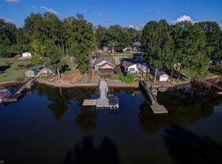 216 Lakeshore Dr, Lexington, NC 27292