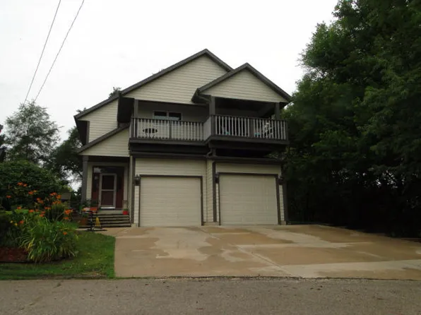 5714 E Peninsula Rd, Waterford, WI 53185