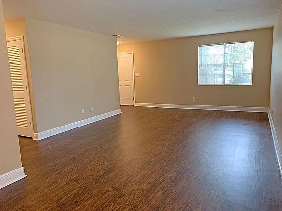 3rd image of 1406 Hays St Suite 2
