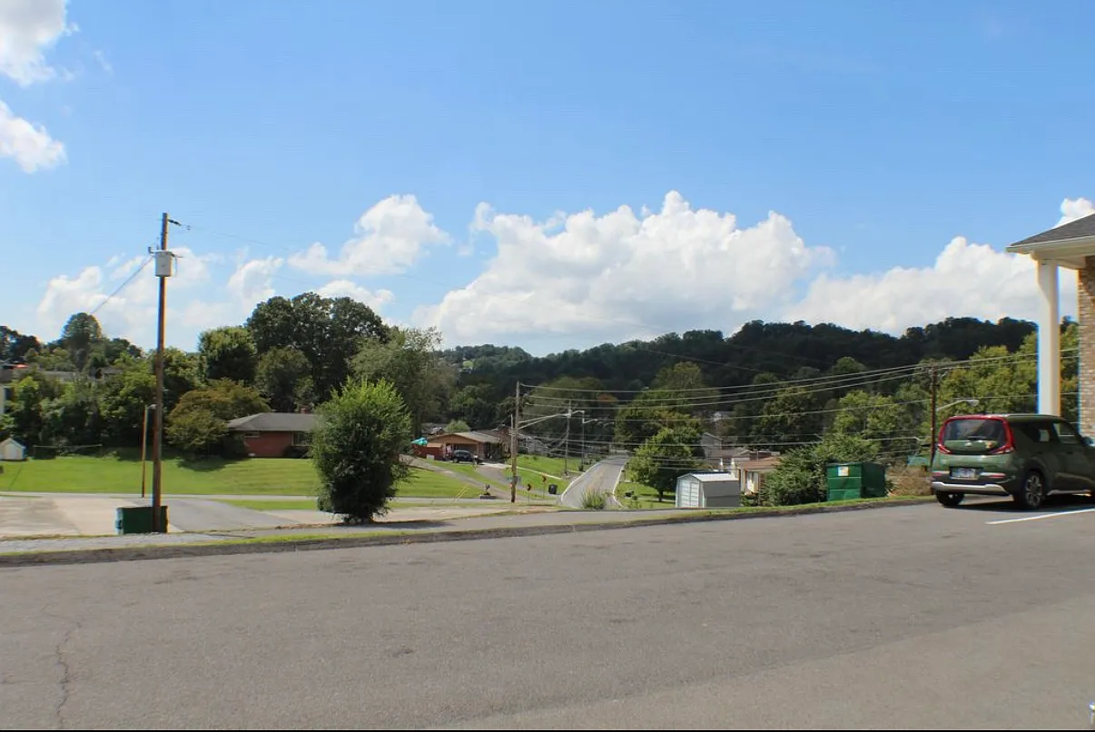 730 Sir Echo Dr — Photo 2