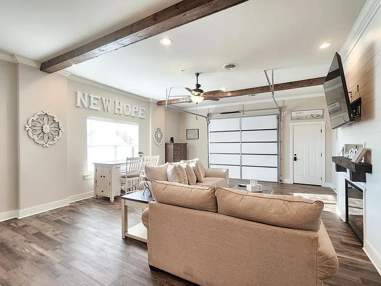 250 Horn Ln #1 — Photo 4