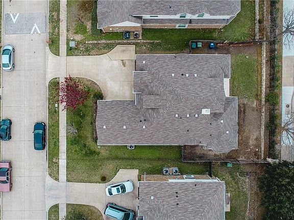 4th image of 2121 Trickling Creek Dr