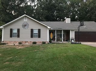 205 Lone Oak Dr, Senoia, GA
