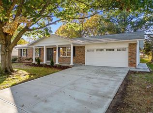 31 Lakemont Dr, Saint Charles, MO 63304