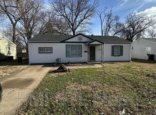 9724 Dennis Dr, Saint Louis, MO 63136