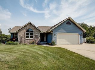 N103W16516 Founders Ln, Germantown, WI 53022