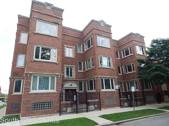 2nd image of 4954 S King Dr Unit 4