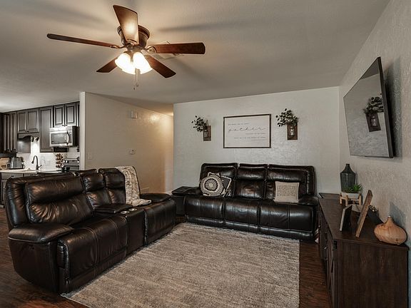 5th image of 4827 Angelina Ave