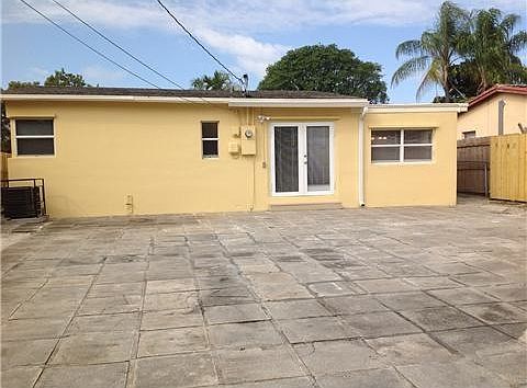 5th image of 5240 NE 2nd Ave