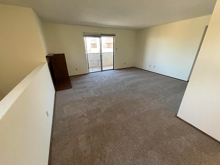 11420 Prospect Ave NE #D — Photo 3