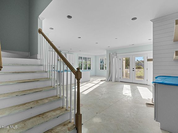 5th image of 312 NE 58th Street