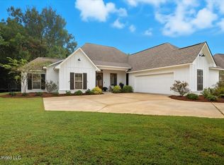 504 Crestmoor Dr, Canton, MS 39046